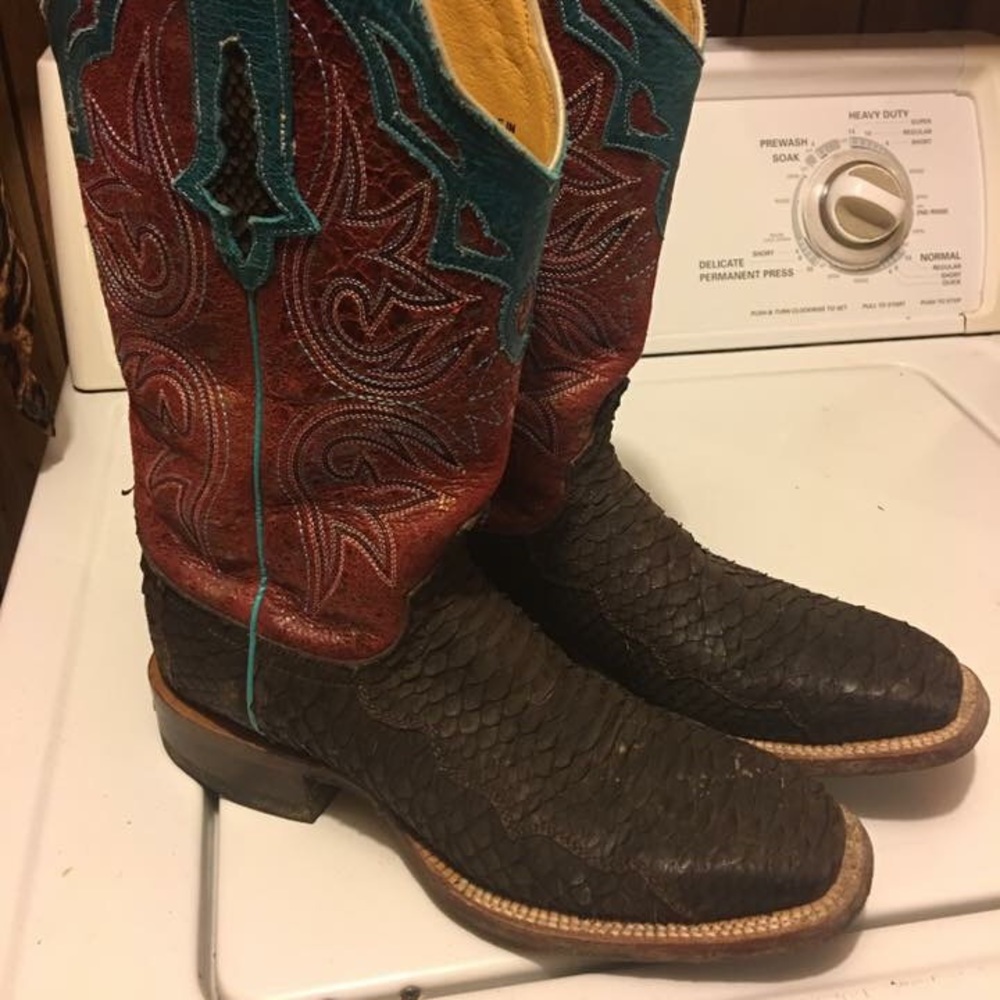 Ladies Cinch Boots - Picture 3 of 3